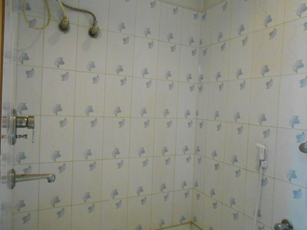 Kings Crown Salt Lake Колката Стая снимка