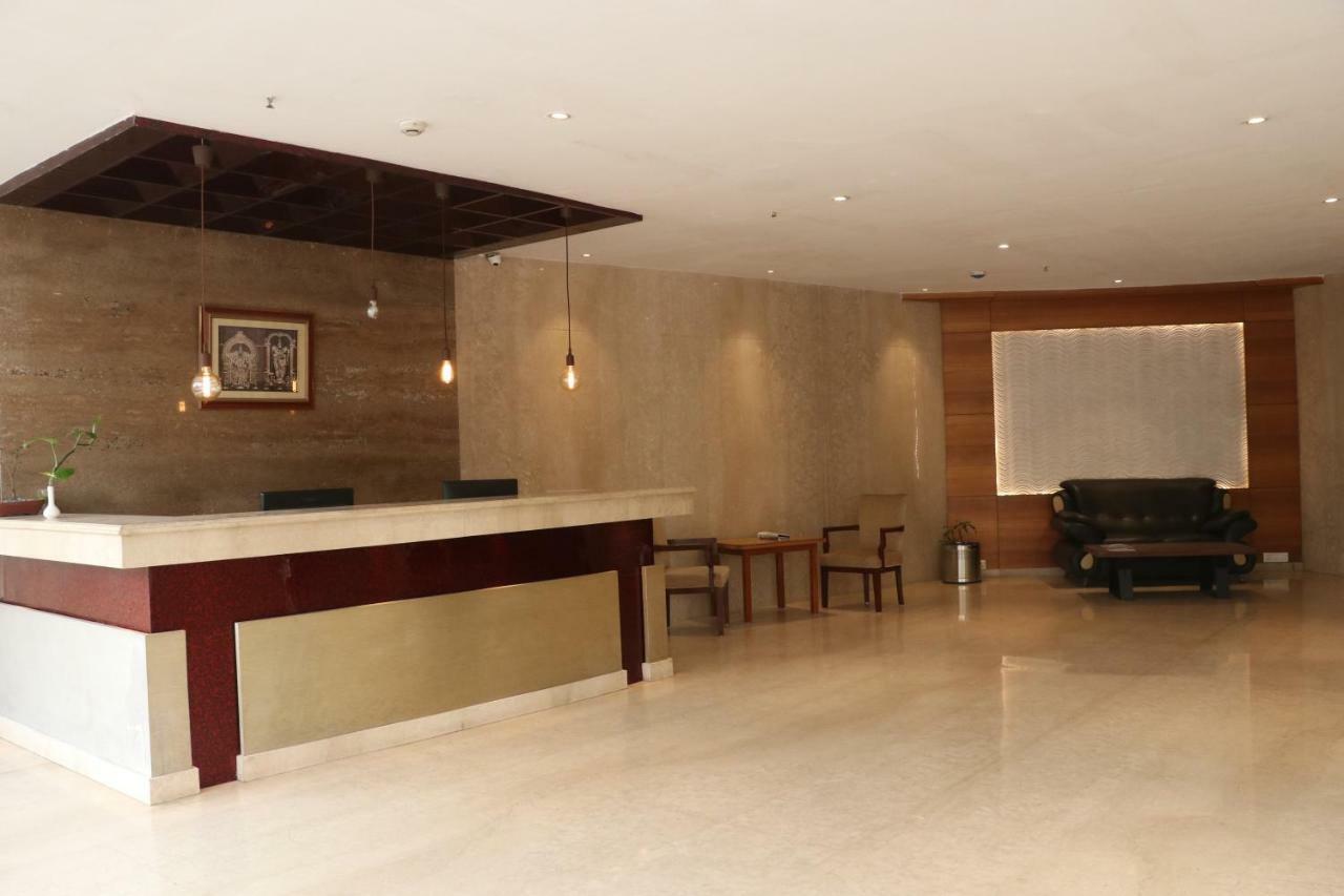 Kings Crown Salt Lake Колката Екстериор снимка
